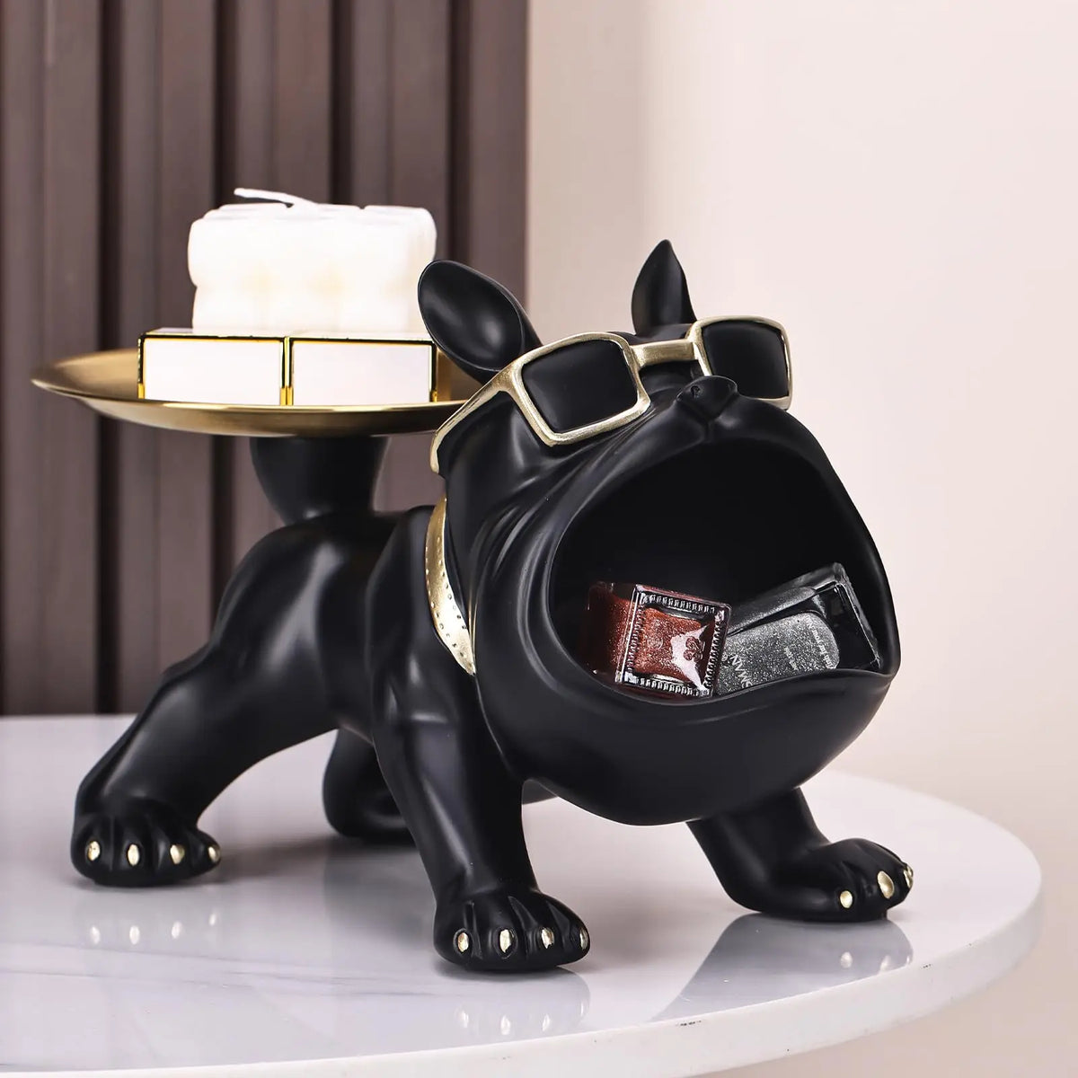 Figura de perro de resina con caja