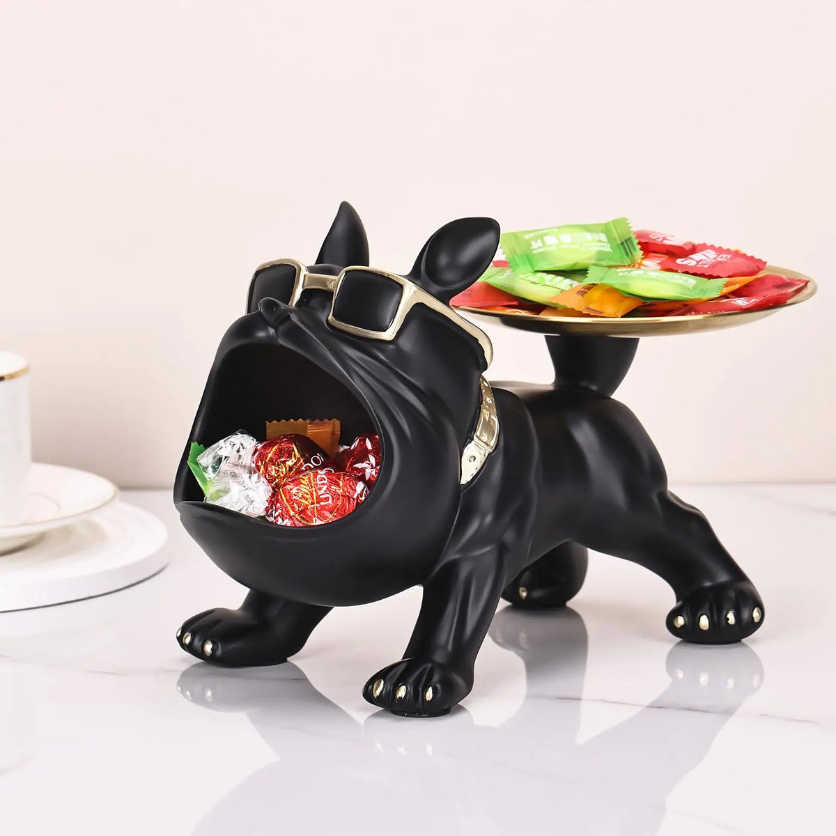 Figura de perro de resina con caja