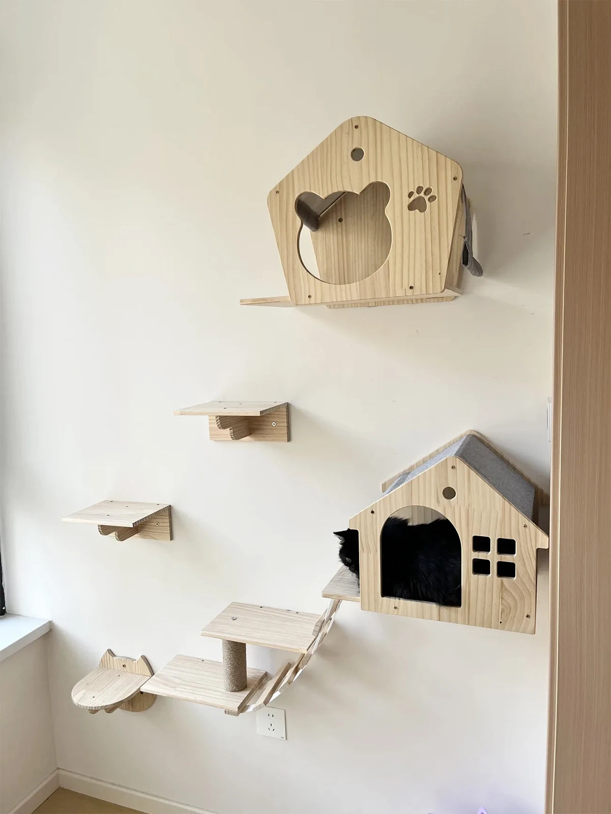 Casita y estantes de pared para gatos